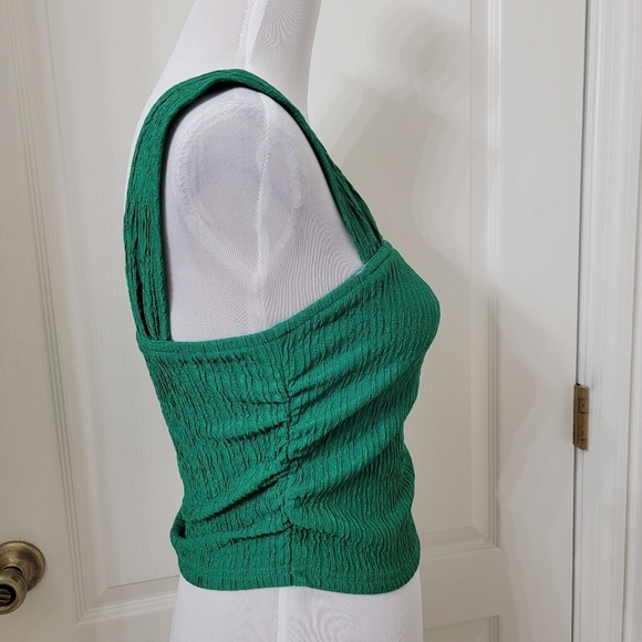 Kelly Green Size M Pleated Texture Sleeveless Camisole Cami Tank Top, Like New - Picture 6 of 13